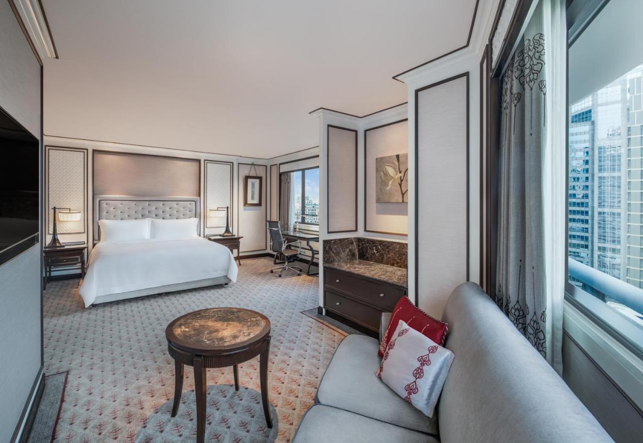 Athenee Prestige Guest room 1 King City view Corner room