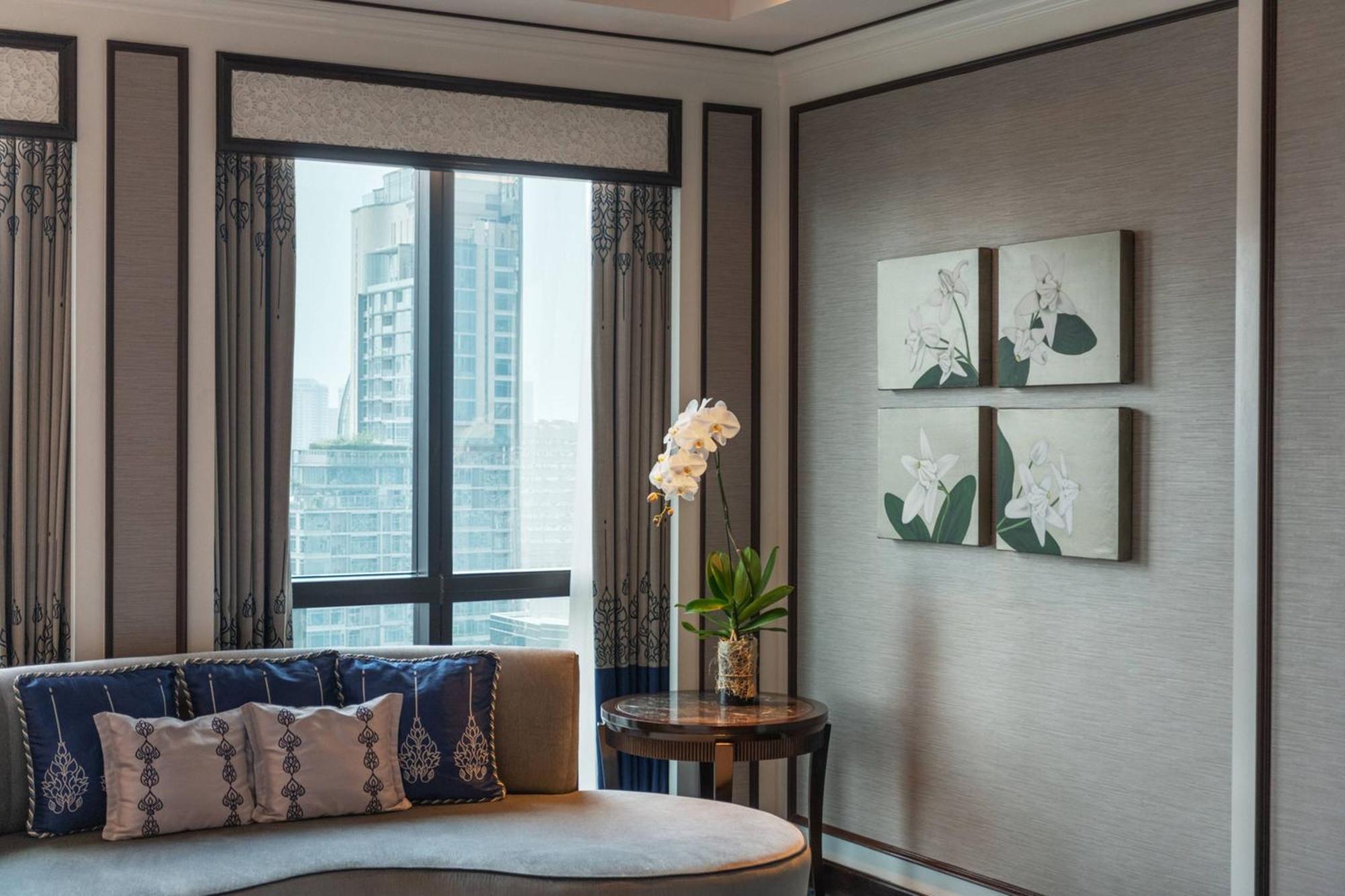 Royal Room 1 King City view