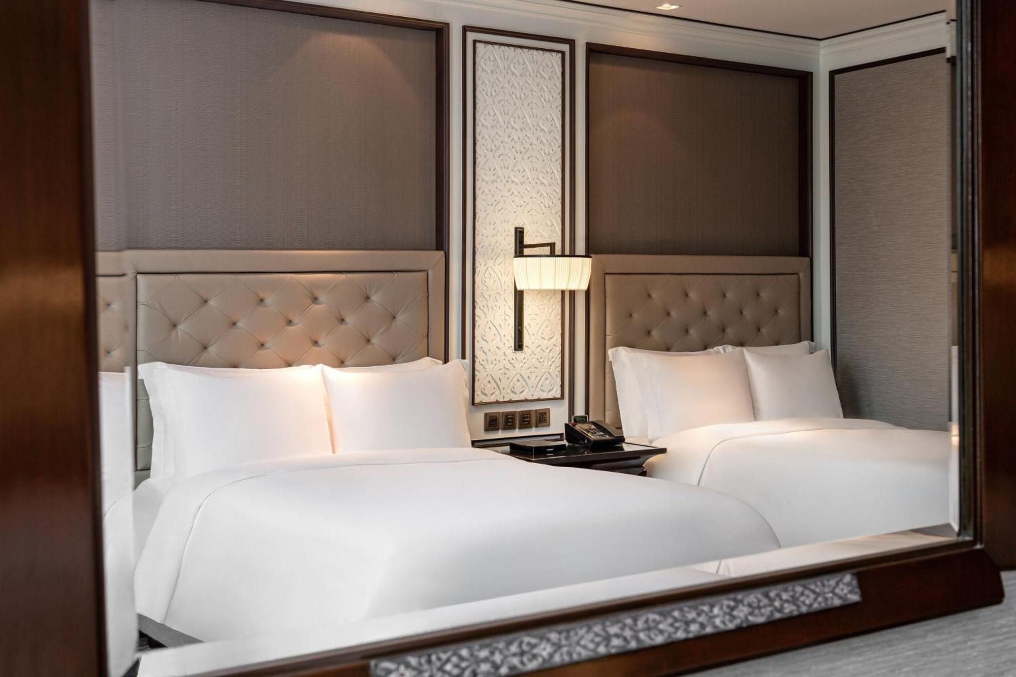 Royal Room 2 Double City view