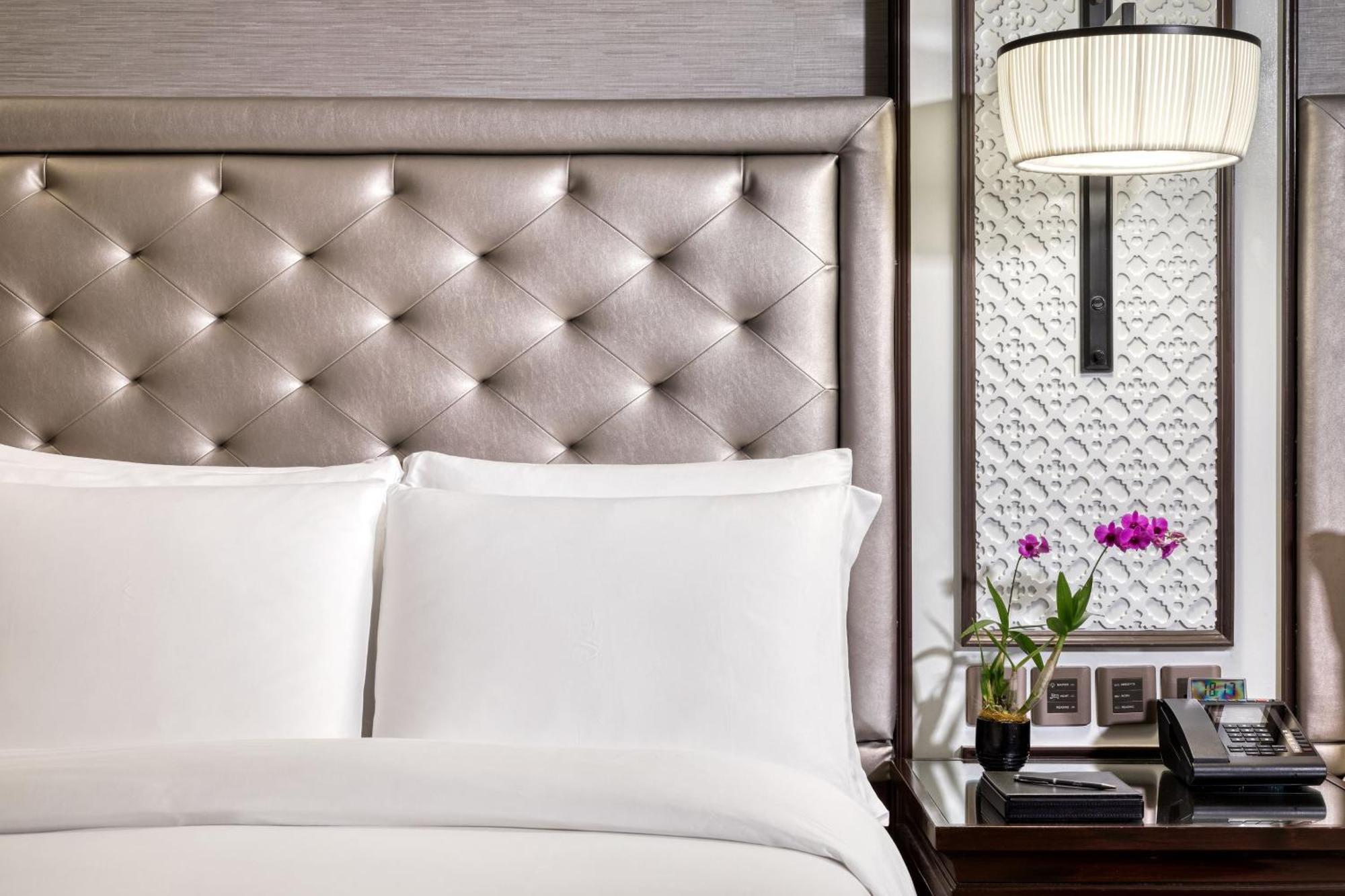 Athenee Guest room 2 Double City view